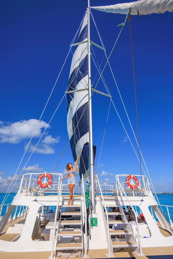 032_Catamaran.webp
