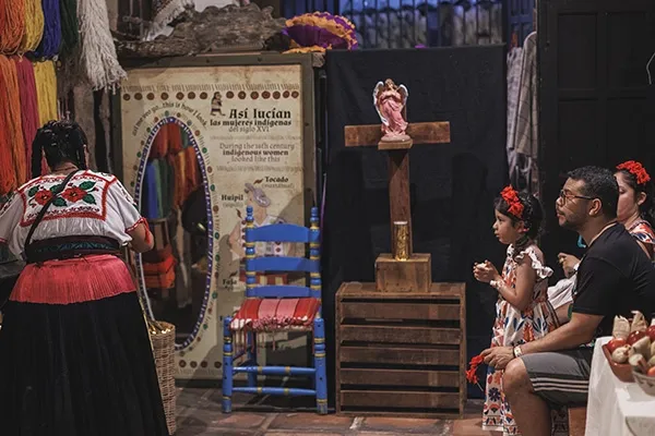 Exposiciones y talleres culturales